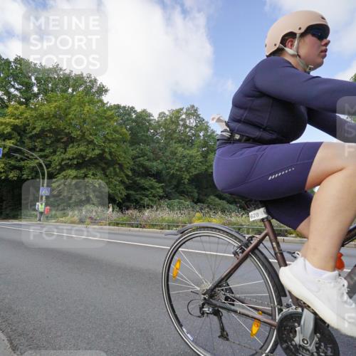 14.09.2025 - Stadtparktriathlon Michael Burmester http://msf.ph/oto/8891985 14.09.2025 10:53:29 Radfahren 628, 639, 648 meine-sportfotos.de