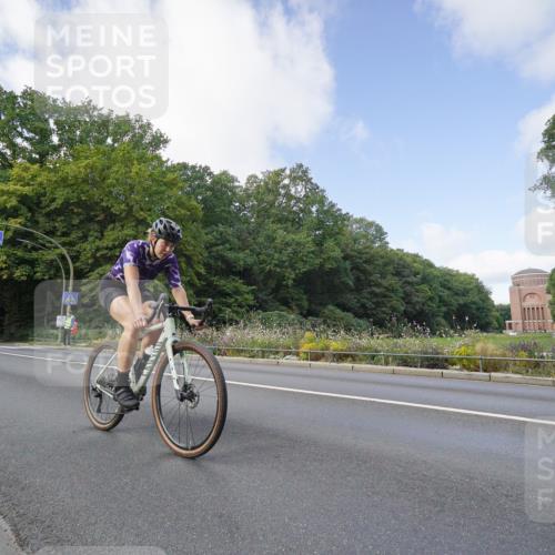 14.09.2025 - Stadtparktriathlon Michael Burmester http://msf.ph/oto/8891988 14.09.2025 10:53:31 Radfahren 628, 639, 648 meine-sportfotos.de