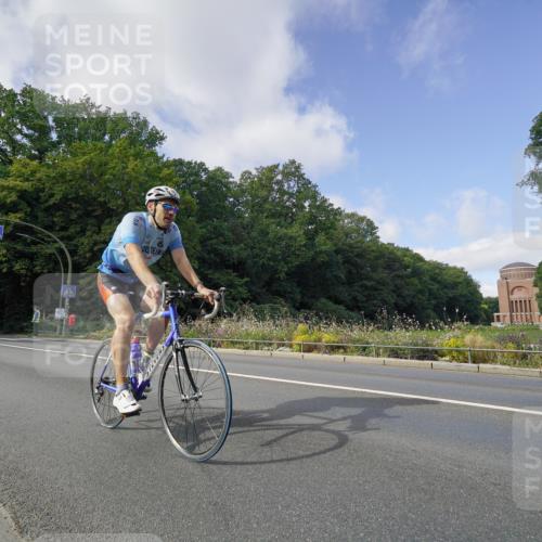 14.09.2025 - Stadtparktriathlon Michael Burmester http://msf.ph/oto/8892008 14.09.2025 10:54:30 Radfahren 629, 667, 688, 779, 815, 823, 880 meine-sportfotos.de