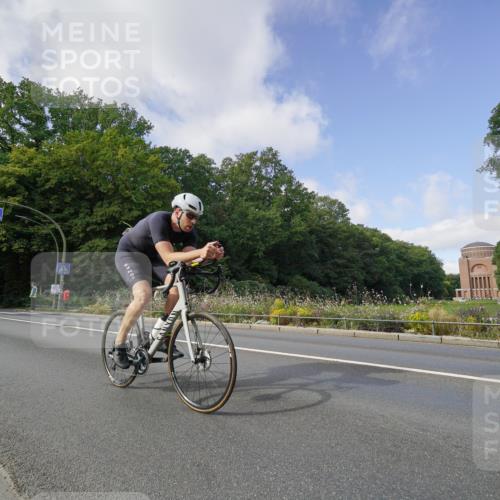 14.09.2025 - Stadtparktriathlon Michael Burmester http://msf.ph/oto/8892010 14.09.2025 10:54:32 Radfahren 629, 667, 671, 688, 749, 779, 815, 823, 880 meine-sportfotos.de