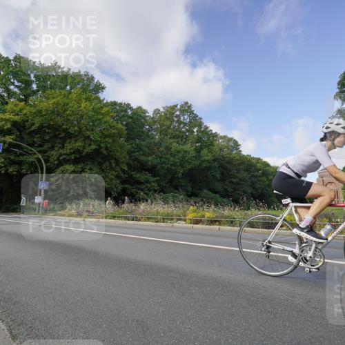14.09.2025 - Stadtparktriathlon Michael Burmester http://msf.ph/oto/8892012 14.09.2025 10:54:35 Radfahren 629, 667, 671, 688, 732, 749, 823, 880 meine-sportfotos.de