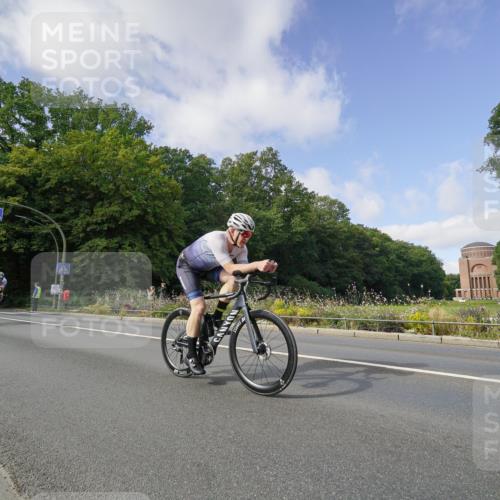 14.09.2025 - Stadtparktriathlon Michael Burmester http://msf.ph/oto/8892023 14.09.2025 10:54:50 Radfahren 627, 636, 687, 700, 702, 704, 728, 736, 780, 787, 790, 825, 901 meine-sportfotos.de