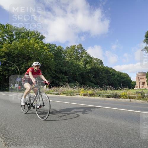 14.09.2025 - Stadtparktriathlon Michael Burmester http://msf.ph/oto/8892038 14.09.2025 10:55:09 Radfahren 632, 686, 699, 705, 721, 729, 769, 847 meine-sportfotos.de