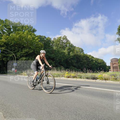14.09.2025 - Stadtparktriathlon Michael Burmester http://msf.ph/oto/8892074 14.09.2025 10:56:28 Radfahren 645, 756, 763, 778, 802, 803, 888 meine-sportfotos.de