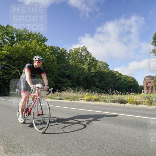 14.09.2025 - Stadtparktriathlon Michael Burmester http://msf.ph/oto/8892078 14.09.2025 10:56:34 Radfahren 645, 763, 774, 778, 788, 802, 803, 849 meine-sportfotos.de