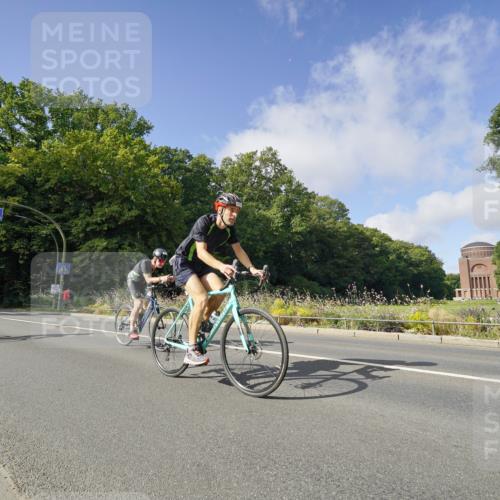 14.09.2025 - Stadtparktriathlon Michael Burmester http://msf.ph/oto/8892087 14.09.2025 10:56:47 Radfahren 697, 746, 755, 764, 767, 771, 776, 783, 788, 796, 807, 811, 817, 914 meine-sportfotos.de