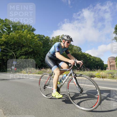 14.09.2025 - Stadtparktriathlon Michael Burmester http://msf.ph/oto/8892093 14.09.2025 10:56:50 Radfahren 697, 746, 755, 764, 767, 771, 776, 783, 796, 807, 811, 817, 914 meine-sportfotos.de