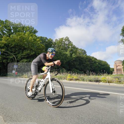 14.09.2025 - Stadtparktriathlon Michael Burmester http://msf.ph/oto/8892107 14.09.2025 10:57:08 Radfahren 626, 754, 782, 850 meine-sportfotos.de
