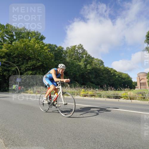 14.09.2025 - Stadtparktriathlon Michael Burmester http://msf.ph/oto/8892119 14.09.2025 10:57:33 Radfahren 638, 744, 753, 777, 827, 833, 867 meine-sportfotos.de