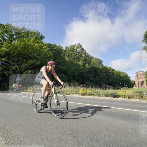14.09.2025 - Stadtparktriathlon Michael Burmester http://msf.ph/oto/8892121 14.09.2025 10:57:34 Radfahren 638, 744, 777, 827, 833, 867 meine-sportfotos.de