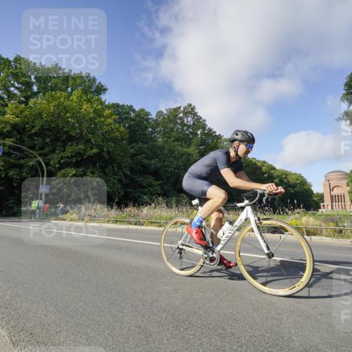 14.09.2025 - Stadtparktriathlon Michael Burmester http://msf.ph/oto/8892146 14.09.2025 10:58:29 Radfahren 820, 821, 835, 846, 848, 852, 859, 861, 872, 898, 919 meine-sportfotos.de