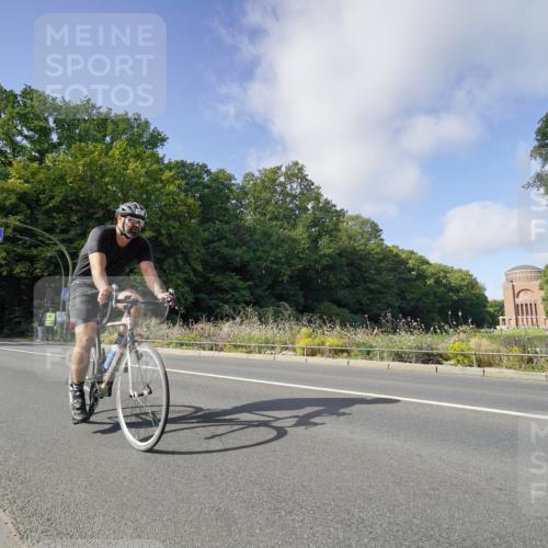 14.09.2025 - Stadtparktriathlon Michael Burmester http://msf.ph/oto/8892149 14.09.2025 10:58:34 Radfahren 714, 820, 821, 848, 872, 897 meine-sportfotos.de