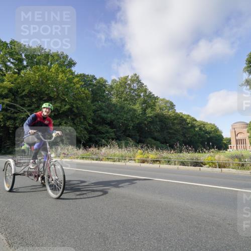14.09.2025 - Stadtparktriathlon Michael Burmester http://msf.ph/oto/8892154 14.09.2025 10:58:51 Radfahren 582, 712, 750, 804, 917 meine-sportfotos.de
