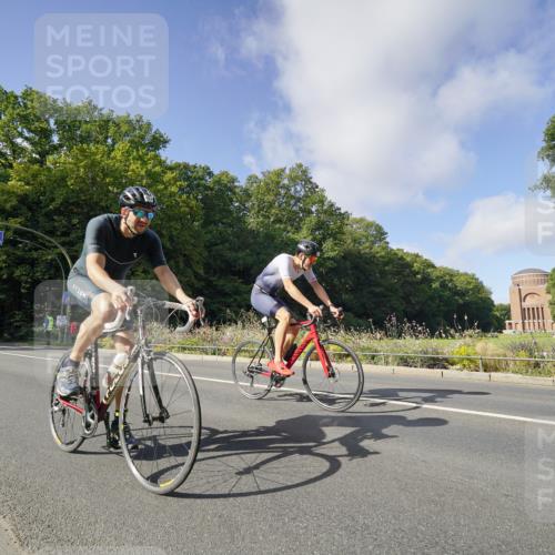 14.09.2025 - Stadtparktriathlon Michael Burmester http://msf.ph/oto/8892167 14.09.2025 10:59:03 Radfahren 727, 739, 743, 759, 799, 804, 862, 873, 882, 917, 920 meine-sportfotos.de