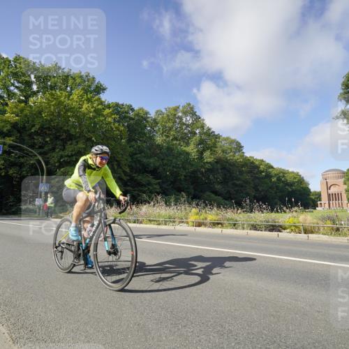 14.09.2025 - Stadtparktriathlon Michael Burmester http://msf.ph/oto/8892189 14.09.2025 10:59:49 Radfahren 621, 893 meine-sportfotos.de