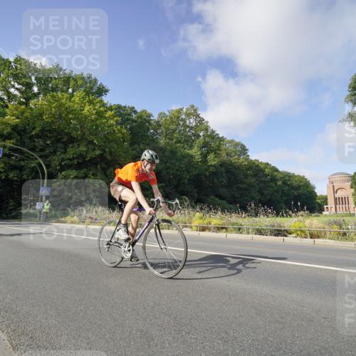 14.09.2025 - Stadtparktriathlon Michael Burmester http://msf.ph/oto/8892194 14.09.2025 11:00:06 Radfahren 678, 839, 858, 874, 894 meine-sportfotos.de