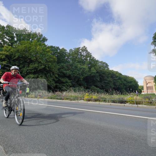 14.09.2025 - Stadtparktriathlon Michael Burmester http://msf.ph/oto/8892207 14.09.2025 11:00:36 Radfahren 600, 601, 643, 730, 793, 829, 838, 870, 915, 921 meine-sportfotos.de