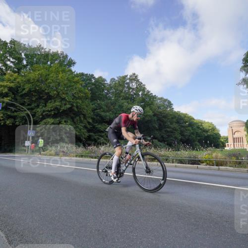 14.09.2025 - Stadtparktriathlon Michael Burmester http://msf.ph/oto/8892220 14.09.2025 11:00:48 Radfahren 716, 724, 730, 735, 793, 805, 865, 870, 918 meine-sportfotos.de