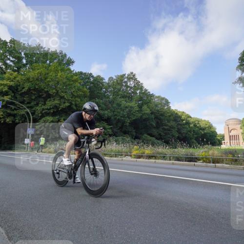 14.09.2025 - Stadtparktriathlon Michael Burmester http://msf.ph/oto/8892227 14.09.2025 11:01:00 Radfahren 797, 825, 843, 892, 895 meine-sportfotos.de