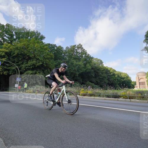 14.09.2025 - Stadtparktriathlon Michael Burmester http://msf.ph/oto/8892230 14.09.2025 11:01:03 Radfahren 758, 797, 806, 825, 843, 892, 895 meine-sportfotos.de