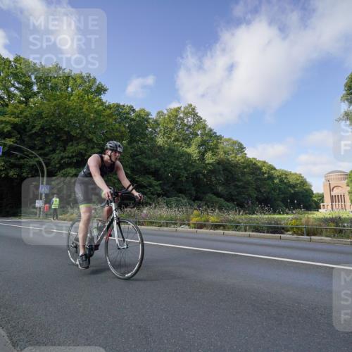 14.09.2025 - Stadtparktriathlon Michael Burmester http://msf.ph/oto/8892238 14.09.2025 11:01:18 Radfahren 749, 766, 808, 876, 902 meine-sportfotos.de