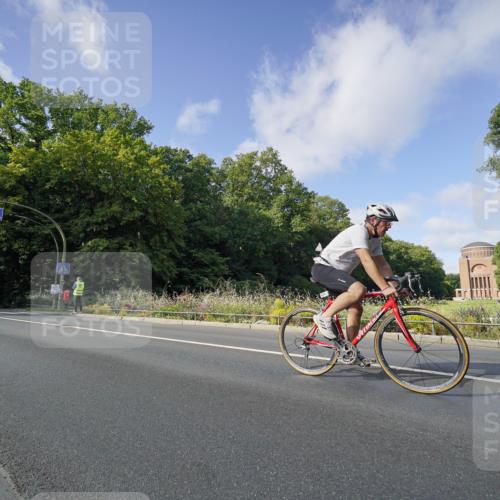 14.09.2025 - Stadtparktriathlon Michael Burmester http://msf.ph/oto/8892242 14.09.2025 11:01:23 Radfahren 749, 766, 808, 847, 876, 902 meine-sportfotos.de