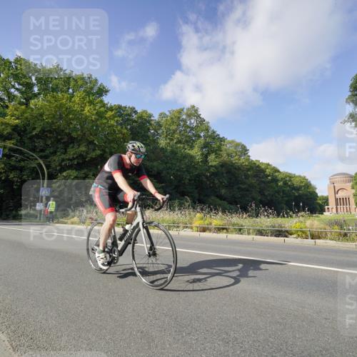 14.09.2025 - Stadtparktriathlon Michael Burmester http://msf.ph/oto/8892256 14.09.2025 11:01:56 Radfahren 663, 736, 770, 815, 822, 823, 842, 854, 868 meine-sportfotos.de