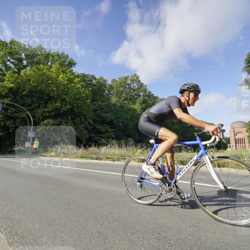 14.09.2025 - Stadtparktriathlon Michael Burmester http://msf.ph/oto/8892267 14.09.2025 11:02:08 Radfahren 729, 779, 780, 790, 822, 868, 875, 900 meine-sportfotos.de