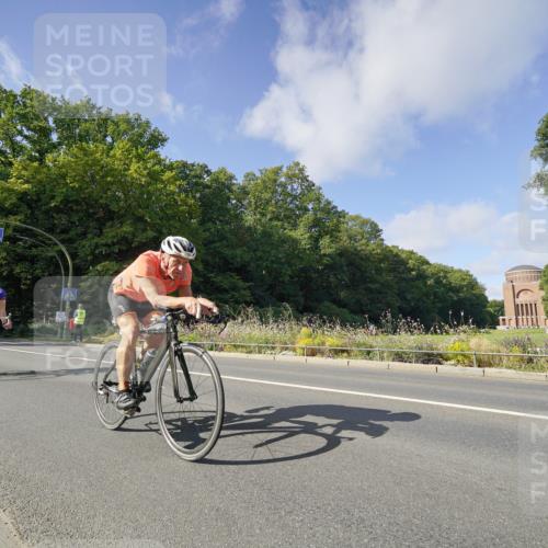 14.09.2025 - Stadtparktriathlon Michael Burmester http://msf.ph/oto/8892268 14.09.2025 11:02:10 Radfahren 729, 779, 780, 790, 822, 875, 900 meine-sportfotos.de