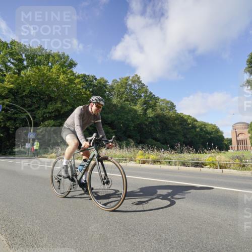 14.09.2025 - Stadtparktriathlon Michael Burmester http://msf.ph/oto/8892271 14.09.2025 11:02:15 Radfahren 682, 729, 732, 780, 875 meine-sportfotos.de