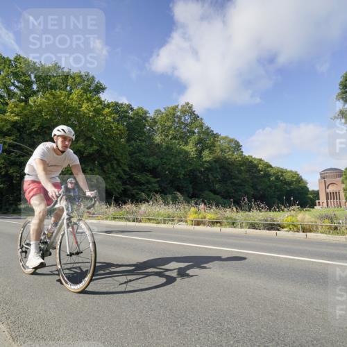 14.09.2025 - Stadtparktriathlon Michael Burmester http://msf.ph/oto/8892275 14.09.2025 11:02:26 Radfahren 761, 890, 916 meine-sportfotos.de