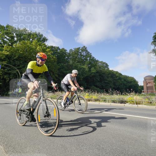 14.09.2025 - Stadtparktriathlon Michael Burmester http://msf.ph/oto/8892281 14.09.2025 11:02:57 Radfahren 631, 762, 786, 831 meine-sportfotos.de