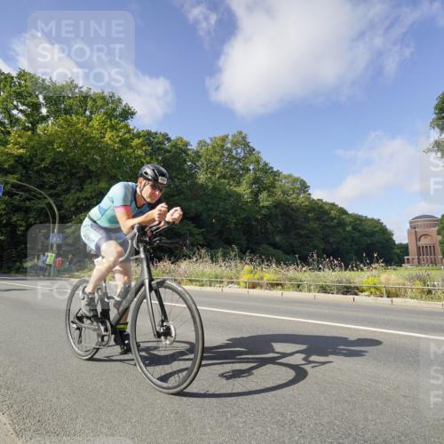 14.09.2025 - Stadtparktriathlon Michael Burmester http://msf.ph/oto/8892289 14.09.2025 11:03:18 Radfahren 708, 764, 782, 788, 849, 877, 888 meine-sportfotos.de