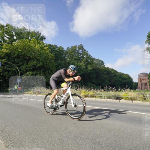 14.09.2025 - Stadtparktriathlon Michael Burmester http://msf.ph/oto/8892294 14.09.2025 11:03:26 Radfahren 657, 764, 782, 783, 788, 811 meine-sportfotos.de