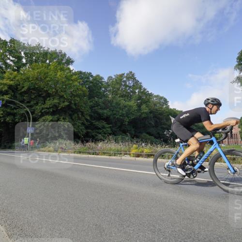 14.09.2025 - Stadtparktriathlon Michael Burmester http://msf.ph/oto/8892301 14.09.2025 11:03:36 Radfahren 668, 760, 767, 792, 817 meine-sportfotos.de