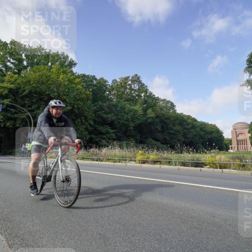 14.09.2025 - Stadtparktriathlon Michael Burmester http://msf.ph/oto/8892328 14.09.2025 11:04:26 Radfahren 628, 686, 771, 802, 803, 857 meine-sportfotos.de