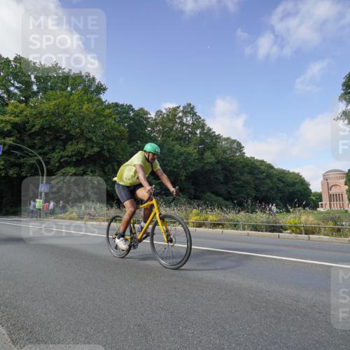 14.09.2025 - Stadtparktriathlon Michael Burmester http://msf.ph/oto/8892333 14.09.2025 11:04:39 Radfahren 627, 746, 754, 807, 824, 905 meine-sportfotos.de