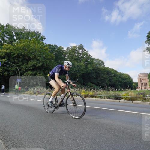 14.09.2025 - Stadtparktriathlon Michael Burmester http://msf.ph/oto/8892337 14.09.2025 11:04:45 Radfahren 746, 754, 807, 824, 905 meine-sportfotos.de