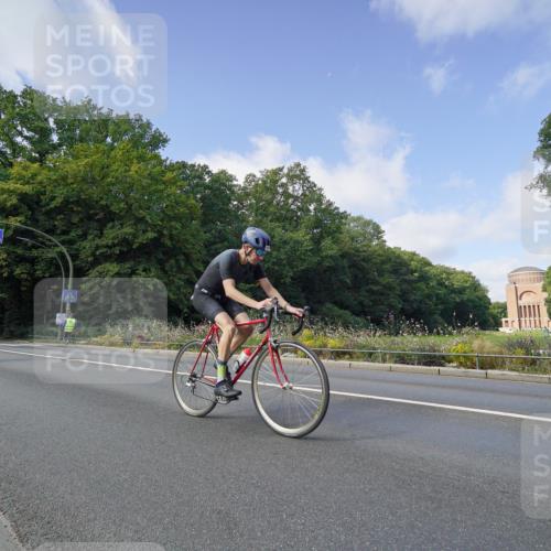 14.09.2025 - Stadtparktriathlon Michael Burmester http://msf.ph/oto/8892349 14.09.2025 11:05:11 Radfahren 776, 833, 836, 841, 852, 853, 867, 891, 919 meine-sportfotos.de