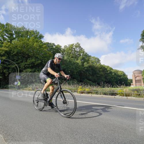14.09.2025 - Stadtparktriathlon Michael Burmester http://msf.ph/oto/8892362 14.09.2025 11:05:37 Radfahren 837, 850, 872 meine-sportfotos.de