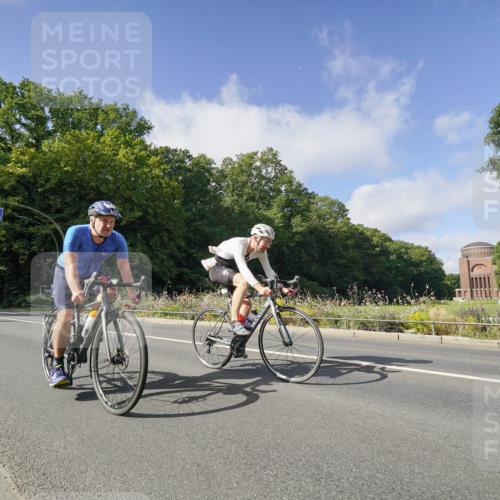14.09.2025 - Stadtparktriathlon Michael Burmester http://msf.ph/oto/8892368 14.09.2025 11:05:53 Radfahren 727, 743, 744, 750, 756, 759, 799, 804, 897 meine-sportfotos.de