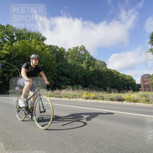 14.09.2025 - Stadtparktriathlon Michael Burmester http://msf.ph/oto/8892378 14.09.2025 11:06:21 Radfahren 791, 800, 873, 889, 917 meine-sportfotos.de