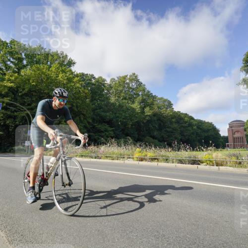 14.09.2025 - Stadtparktriathlon Michael Burmester http://msf.ph/oto/8892391 14.09.2025 11:06:44 Radfahren 775, 816, 820, 862 meine-sportfotos.de