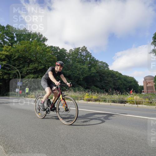 14.09.2025 - Stadtparktriathlon Michael Burmester http://msf.ph/oto/8892398 14.09.2025 11:07:02 Radfahren 752, 813, 874, 882, 920 meine-sportfotos.de