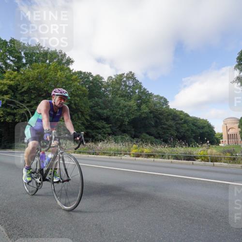 14.09.2025 - Stadtparktriathlon Michael Burmester http://msf.ph/oto/8892405 14.09.2025 11:07:14 Radfahren 739, 785, 825, 838, 865, 886, 920 meine-sportfotos.de