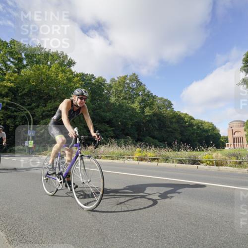 14.09.2025 - Stadtparktriathlon Michael Burmester http://msf.ph/oto/8892420 14.09.2025 11:07:59 Radfahren 829, 847, 858, 894, 921 meine-sportfotos.de