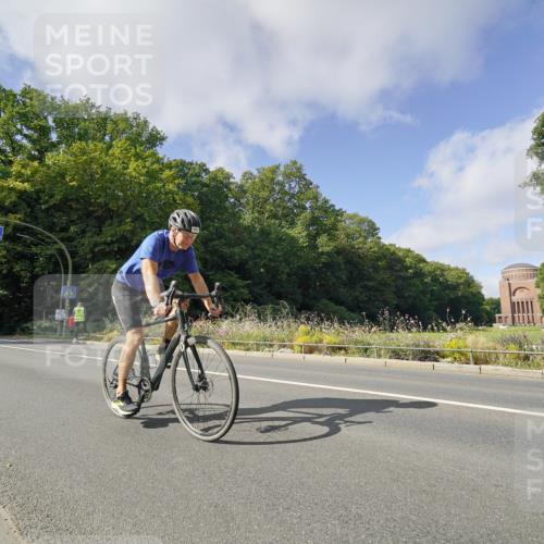 14.09.2025 - Stadtparktriathlon Michael Burmester http://msf.ph/oto/8892442 14.09.2025 11:08:51 Radfahren 766, 808, 875, 876, 895 meine-sportfotos.de