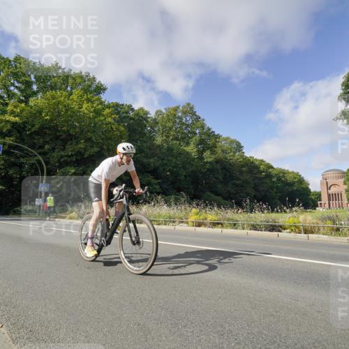 14.09.2025 - Stadtparktriathlon Michael Burmester http://msf.ph/oto/8892444 14.09.2025 11:08:54 Radfahren 766, 787, 808, 843, 875, 876, 895 meine-sportfotos.de