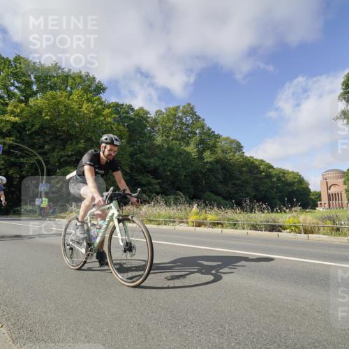14.09.2025 - Stadtparktriathlon Michael Burmester http://msf.ph/oto/8892448 14.09.2025 11:09:00 Radfahren 787, 808, 843, 875, 876 meine-sportfotos.de