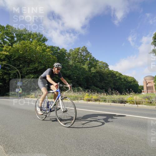 14.09.2025 - Stadtparktriathlon Michael Burmester http://msf.ph/oto/8892458 14.09.2025 11:09:36 Radfahren 724, 729, 736, 780, 790, 831, 851, 900 meine-sportfotos.de